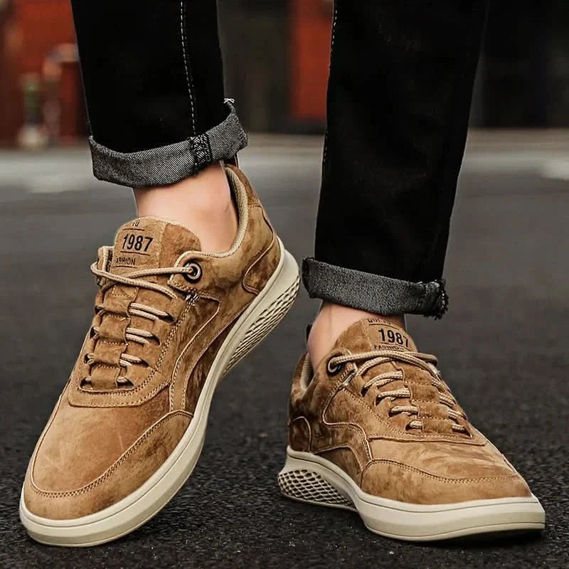 Sneakersy Colton Grand szare – widok z tyłu na piętę