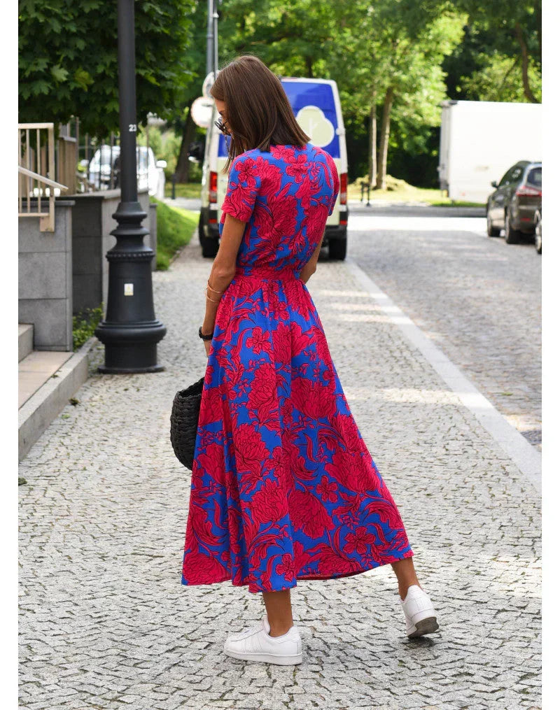 Julia - Elegancka Sukienka z Dekoltem w Serek i Modelującym Krojem