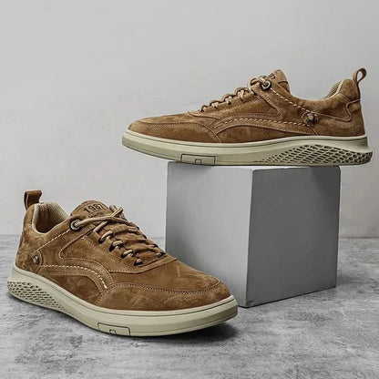 Sneakersy Colton Grand w kolorze khaki na jasnym tle